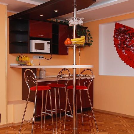 House In Bohatyrska Street 키예프 외부 사진